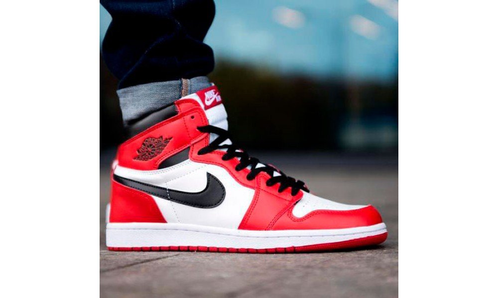 Jordan 1 best sale black varsity red